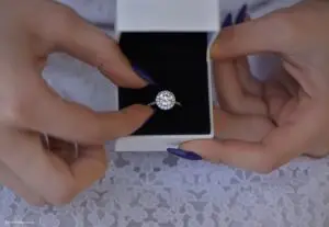 Warum bevorzugen Menschen natürliche Diamanten gegenüber im Labor gezüchteten Diamanten?